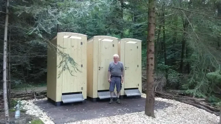 Klos to Nature im Wald